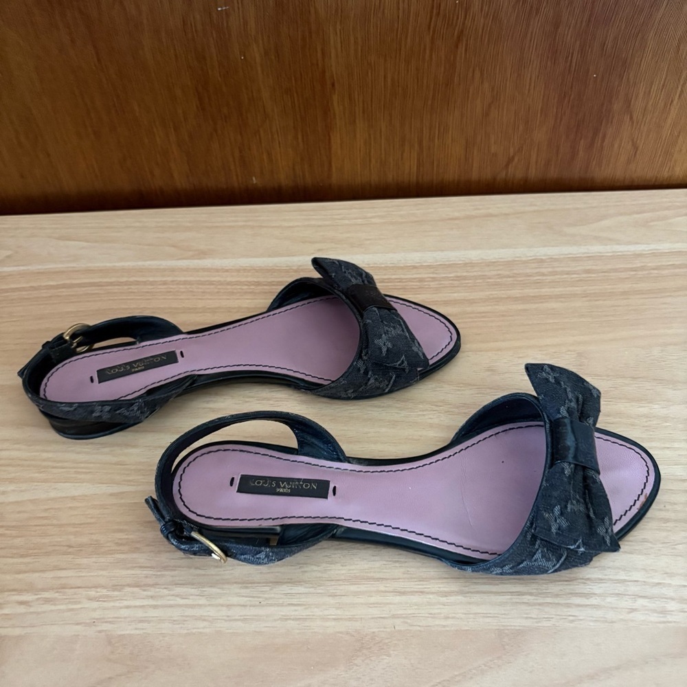 LOUIS VUITTON sz 7 37 Black Denim Bow Flats Sandals - Picture 4 of 14